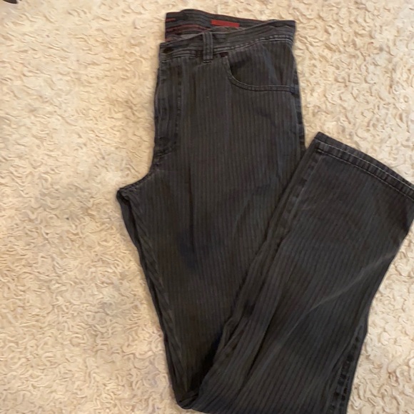 Modern fits - Picture 1 of 4